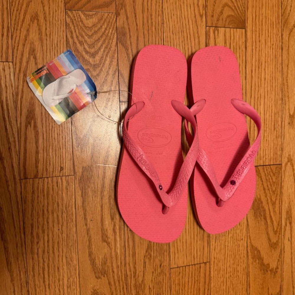Havana’s sandals new with tag 
With crystal